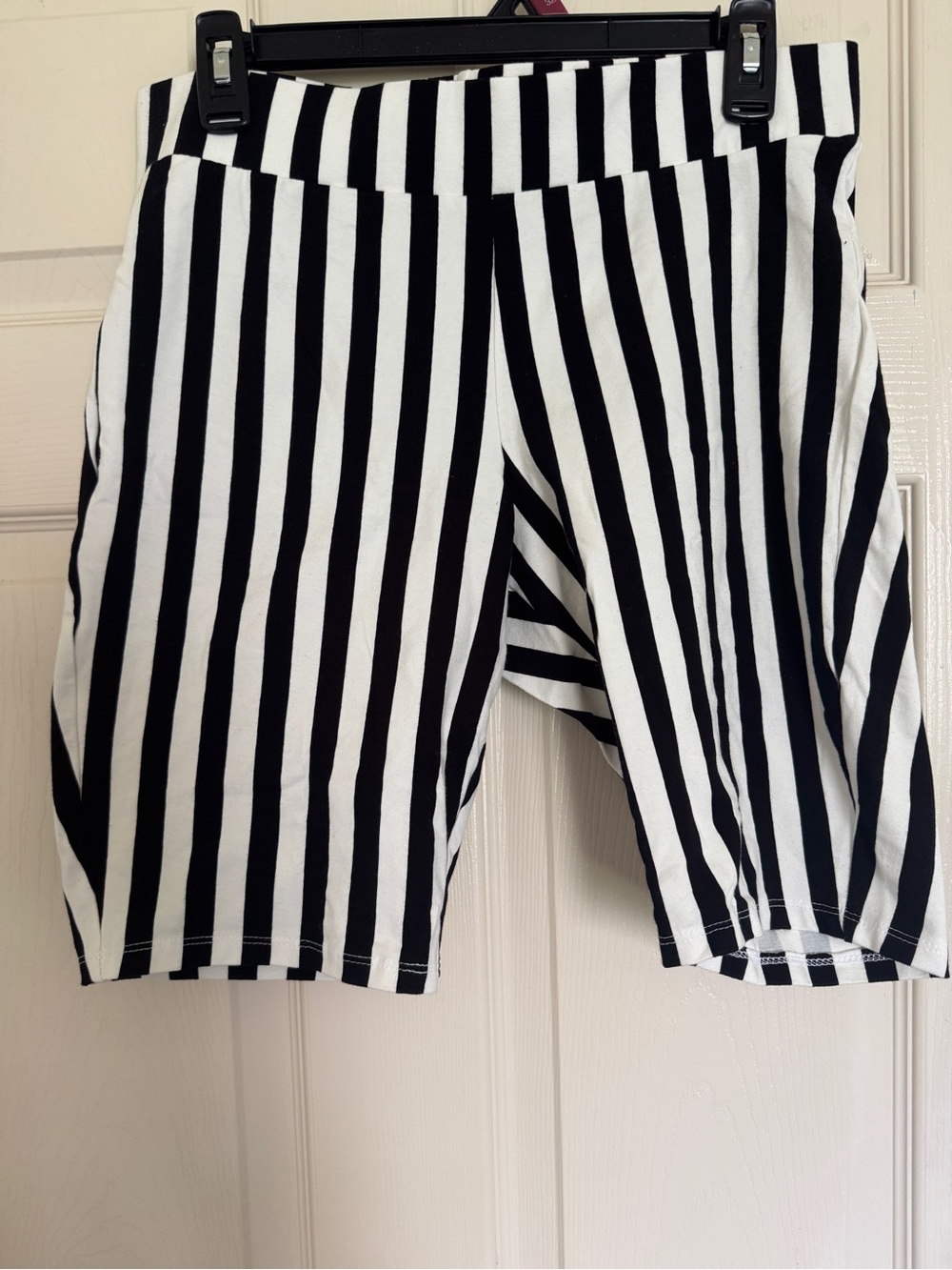 Black & White Vertical Stripe Women’s Shorts Torrid size 1/ us 14